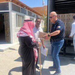 توزيع ١٢٠٠ طرد متبرع بها من جهة خيرية مانحة